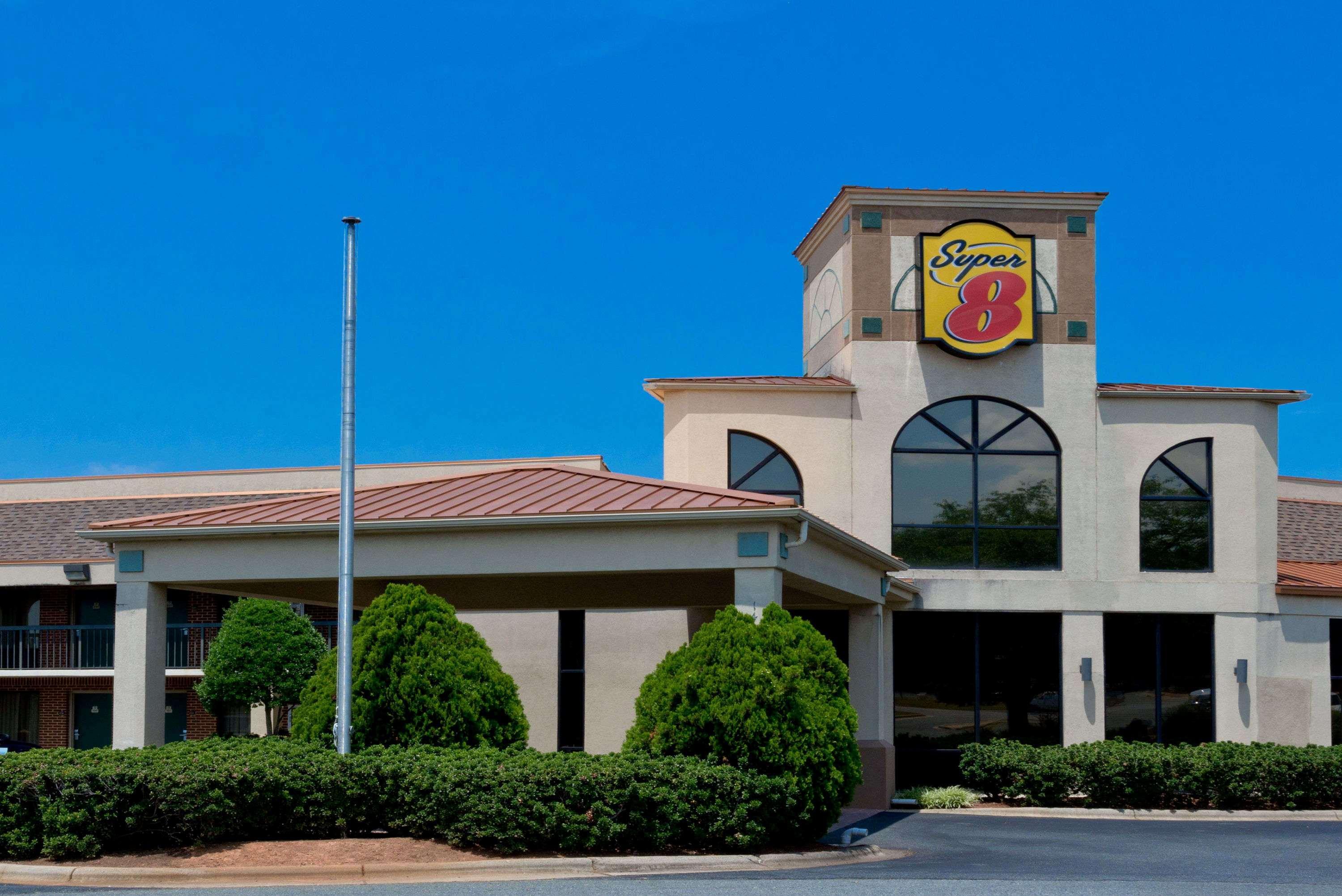 Super 8 By Wyndham Huntersville/Charlotte Area Exteriör bild