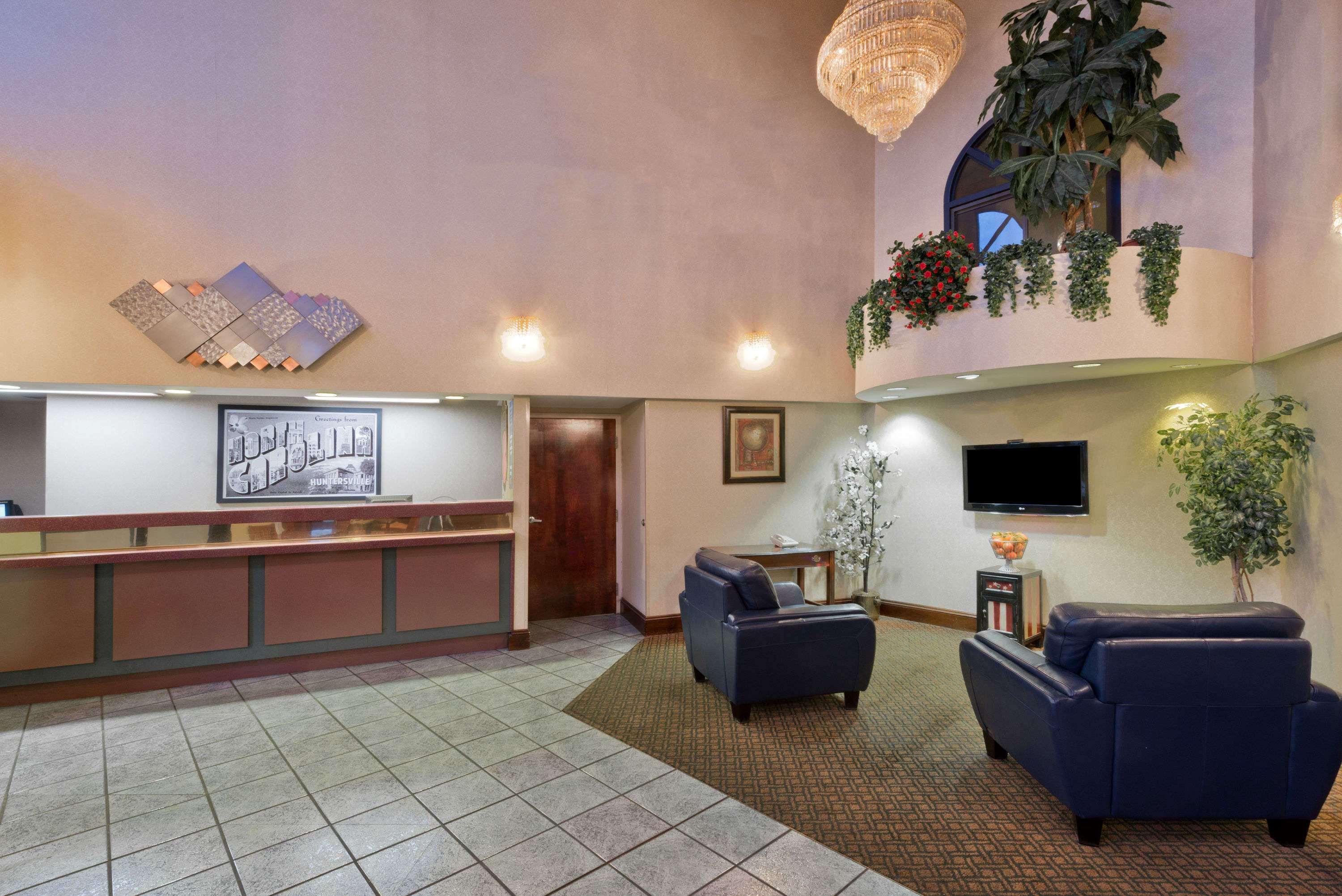 Super 8 By Wyndham Huntersville/Charlotte Area Exteriör bild