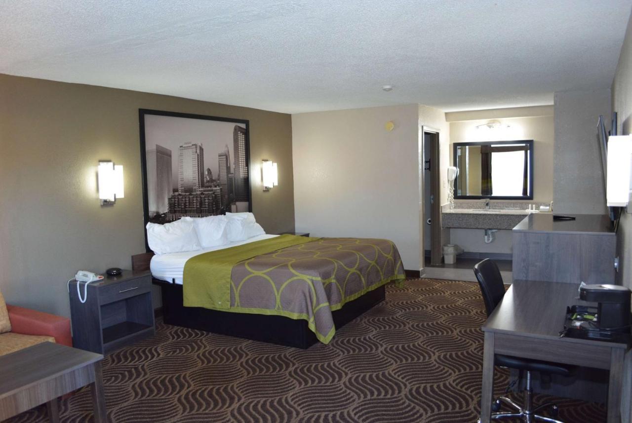Super 8 By Wyndham Huntersville/Charlotte Area Exteriör bild