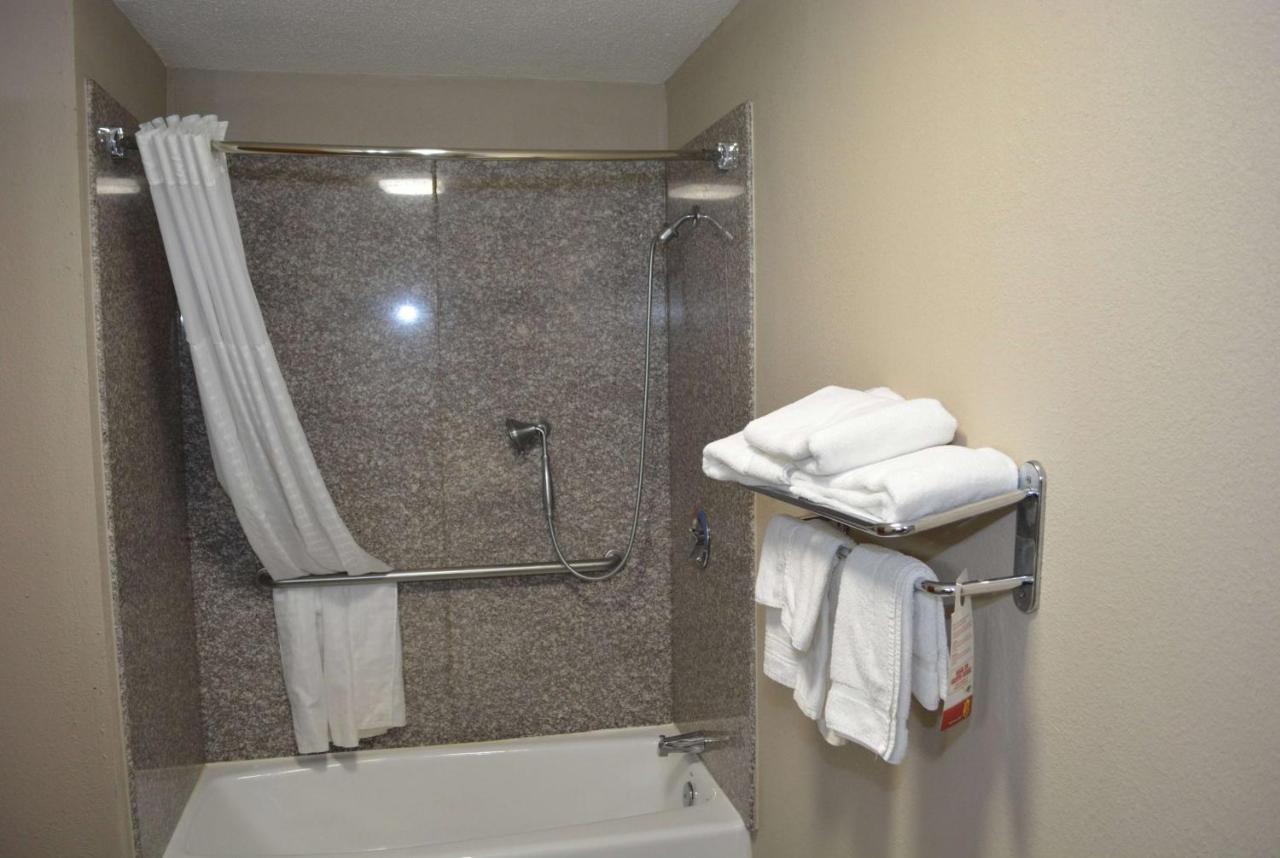 Super 8 By Wyndham Huntersville/Charlotte Area Exteriör bild