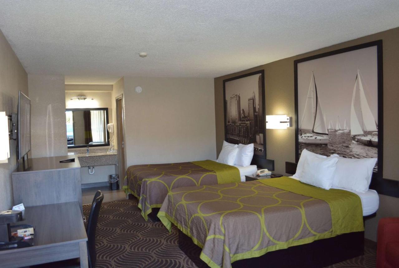 Super 8 By Wyndham Huntersville/Charlotte Area Exteriör bild