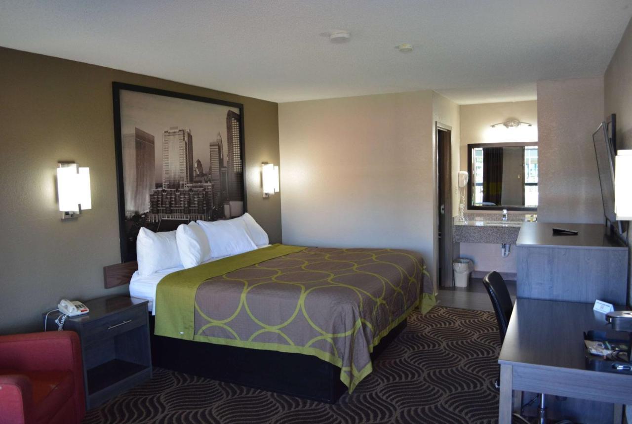 Super 8 By Wyndham Huntersville/Charlotte Area Exteriör bild