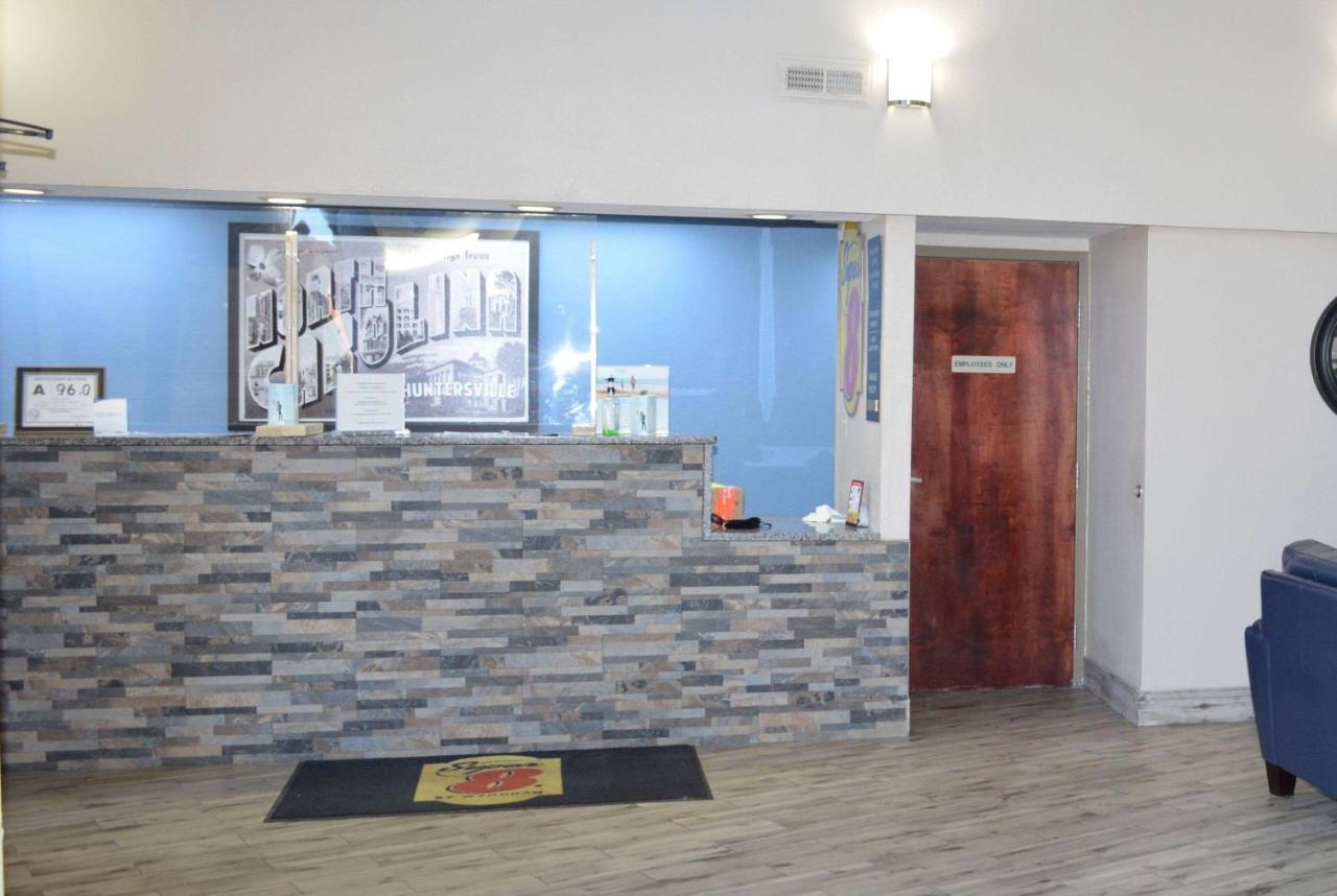 Super 8 By Wyndham Huntersville/Charlotte Area Exteriör bild