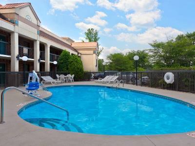 Super 8 By Wyndham Huntersville/Charlotte Area Exteriör bild